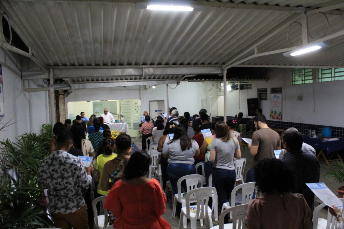 Missa da saudade reúne amigos e familiares para prestarem homenagens
