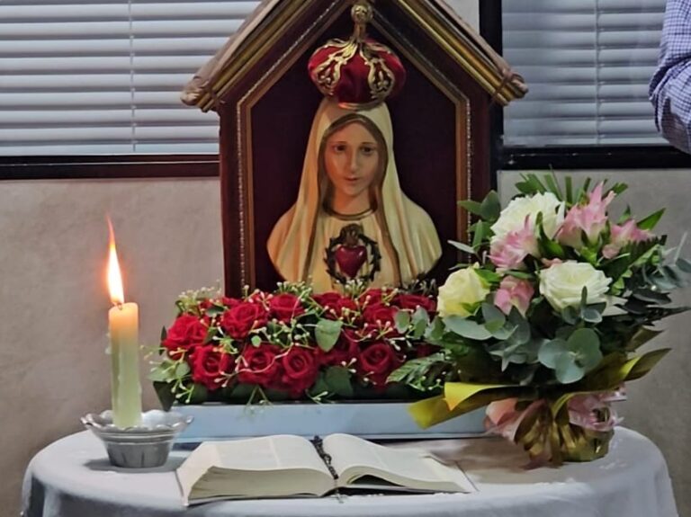 Holding GO recebe imagem de Nossa Senhora de Fátima em momento de fé e esperança